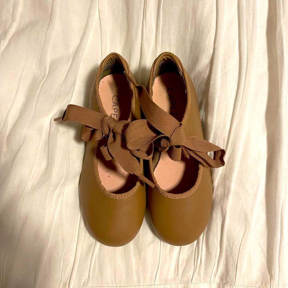 Toddler tap shoes 9.5W tan